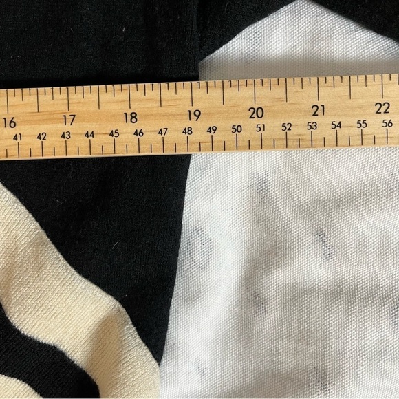 Rag & Bone Grace V-Neck Sweater Black Ivory Striped Merino Wool XS/S - Picture 14 of 14